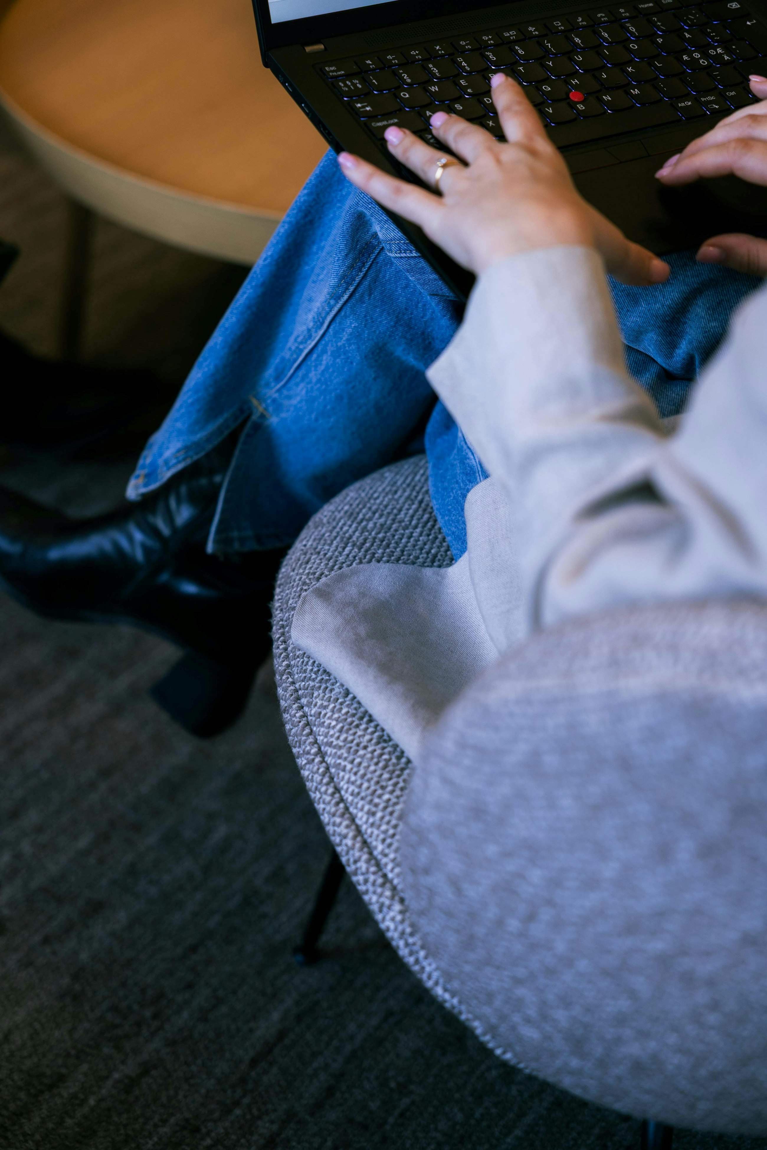 250505 Office interior and people Stockholm 087