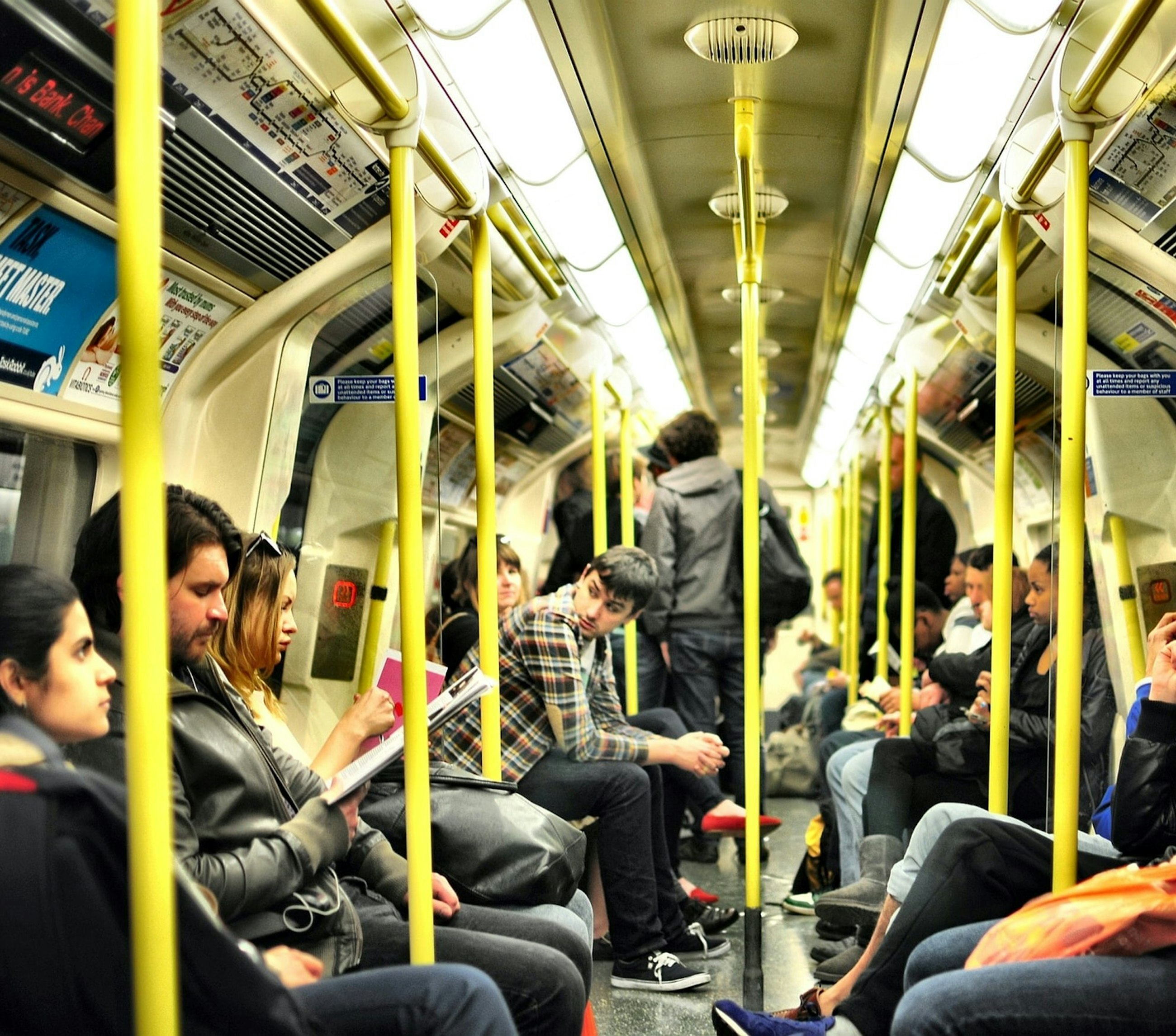 Viktor forgacs pnv0pesh9uk unsplash