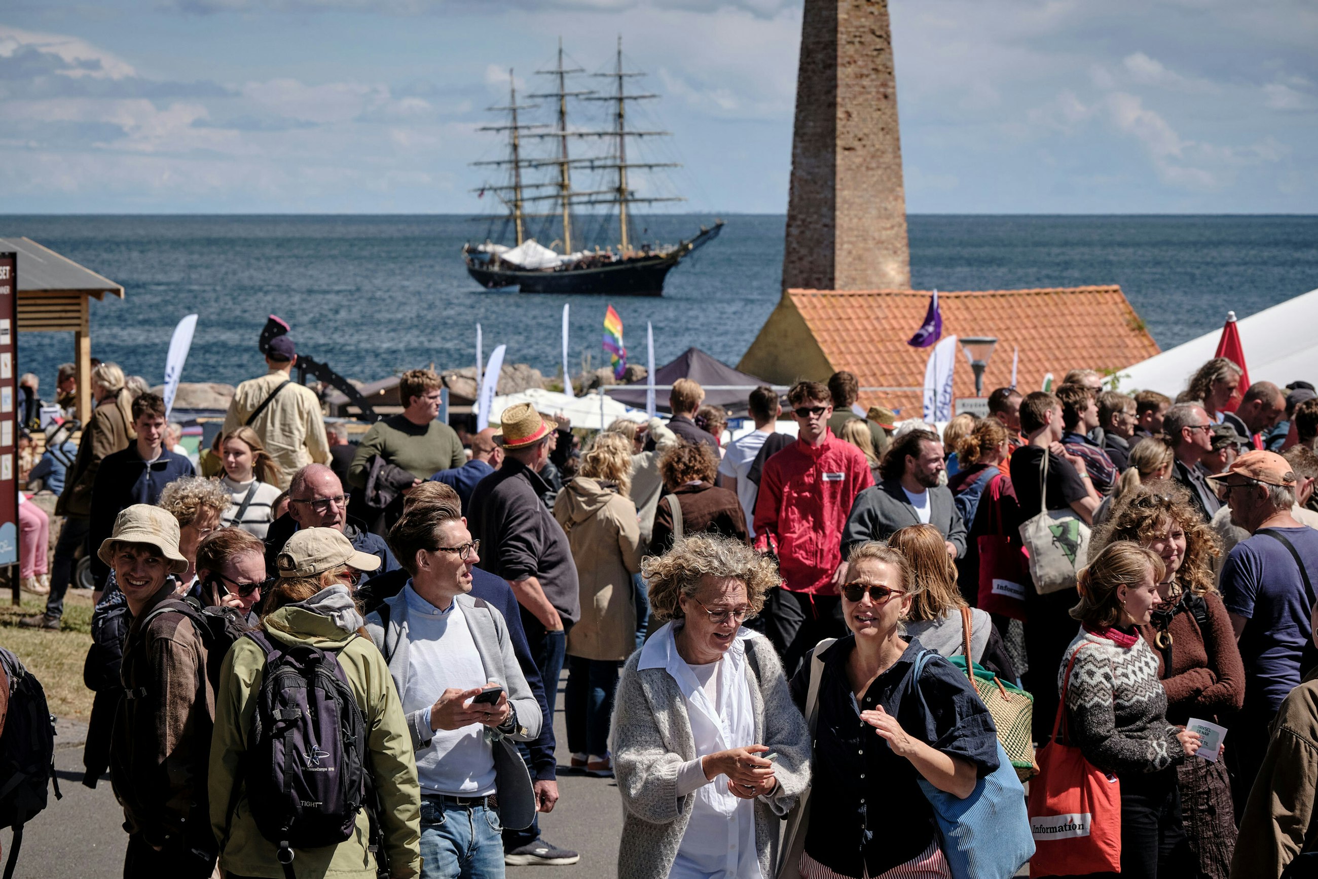FOLKEMØDET billede af miljø