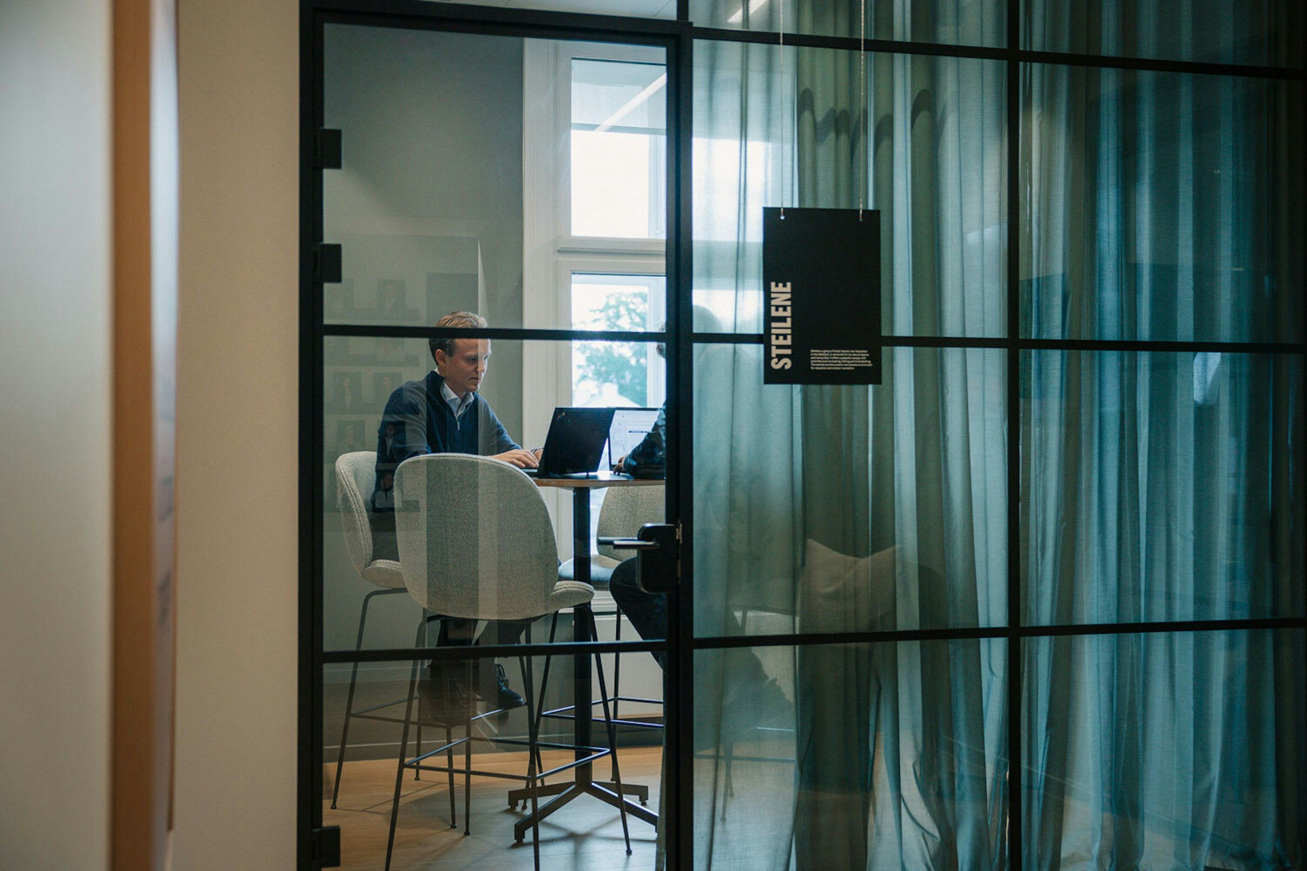 240927 Office interior and people Oslo 13